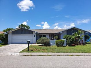 9701 Lakeside Ln, Port Richey, FL 34668