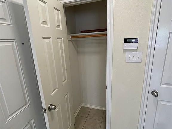 3rd image of 5614 Claybeck Ln