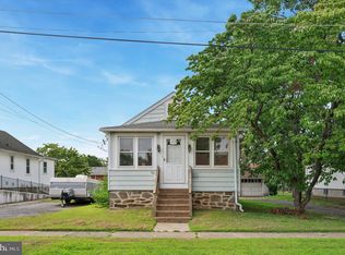 320 Printz Ave, Essington, PA 19029