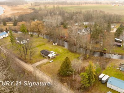 8097 Lakeview Dr, Clare, MI, 48617