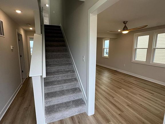 5th image of 9135 Cuckold Rd