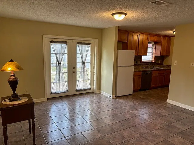 504 Ramsey Ave — Photo 7