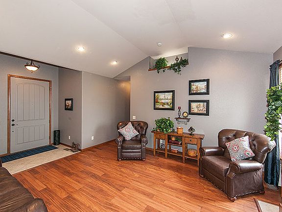 3rd image of 3005 N Willow Crk