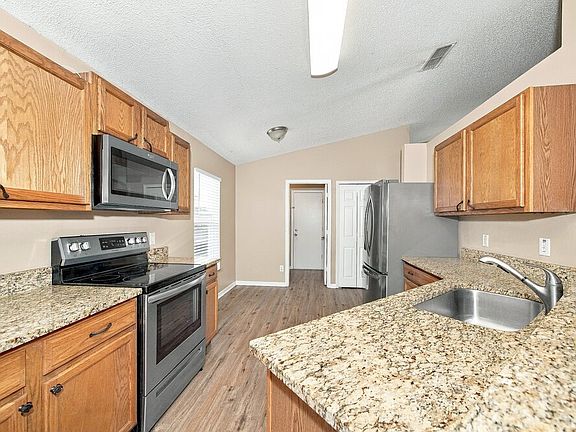 4th image of 205 Tree Branch Ln