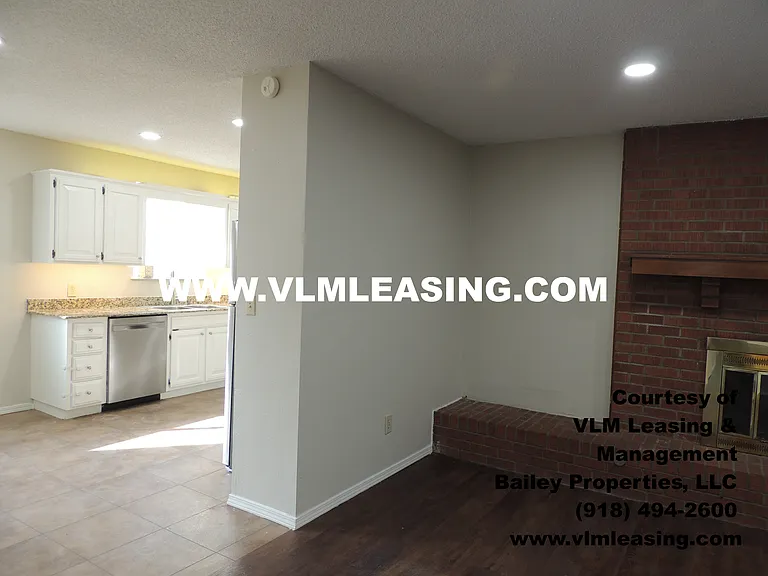 404 W Vicksburg St — Photo 13