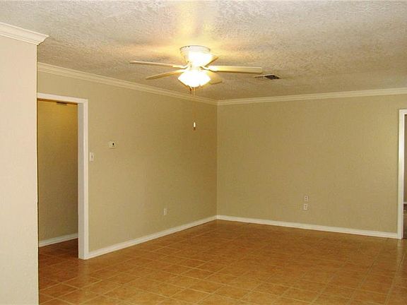 3rd image of 2226 Sussex Dr