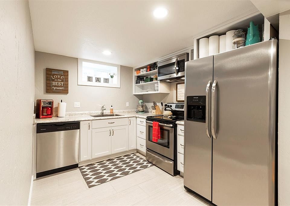 1st image of 1724 W Kent Ave #B