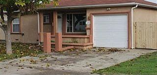 1st image of 1542 S School St