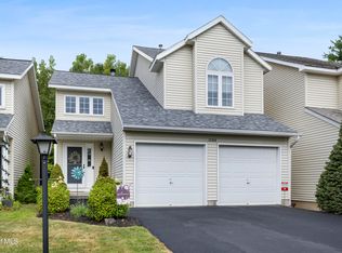 1084 Sterling Ridge Dr, Rensselaer, NY 12144