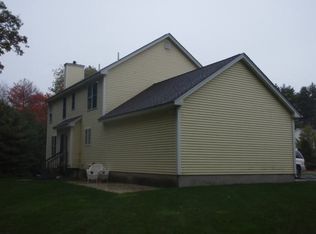 12 Carnation Cir, Nashua, NH 03062