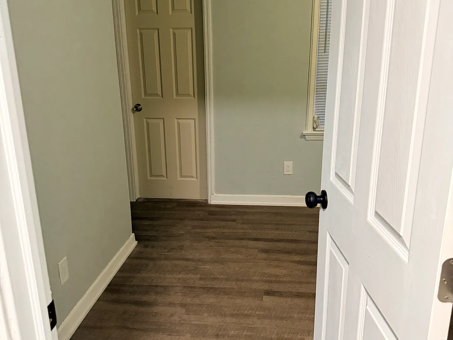 2 bed, 1200 sqft, $2,400 — Photo 4