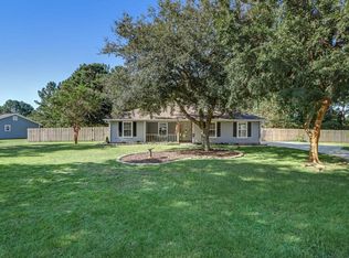 183 Retreat Pl, Woodbine, GA 31569