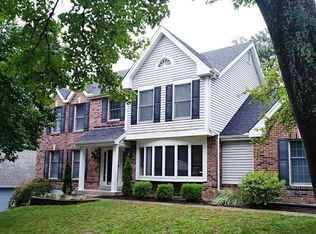 224 W Manor Dr, Chesterfield, MO