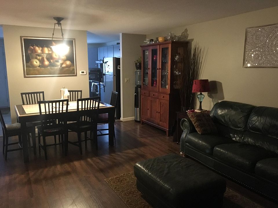 1st image of 40 Stonehouse Ln