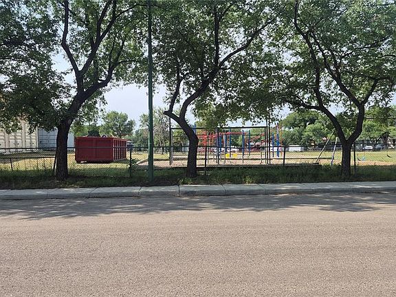 5th image of 3916 Princess DRIVE