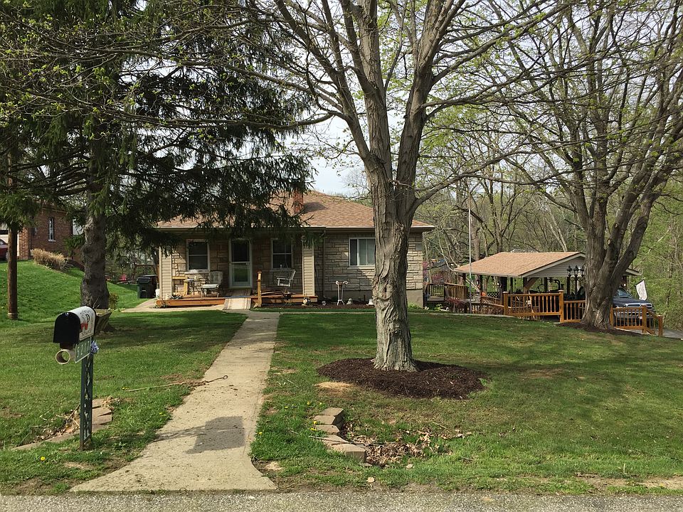 1st image of 5217 Woodland Dr