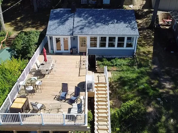 10684 Stoney Point Dr, Delton, MI 49046