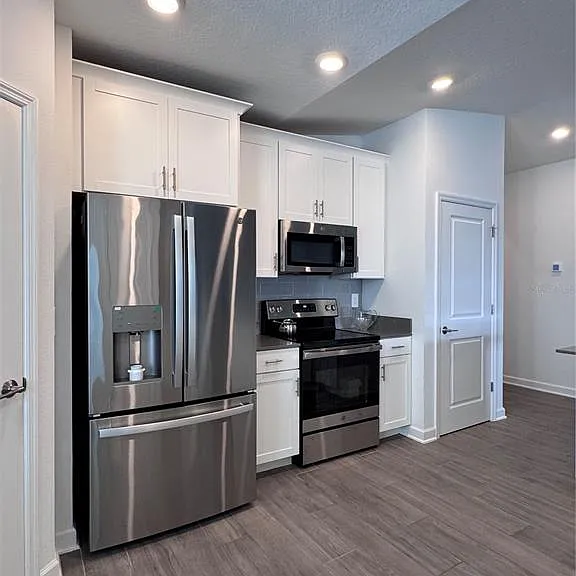 5653 Wood Bridge Pl — Photo 7