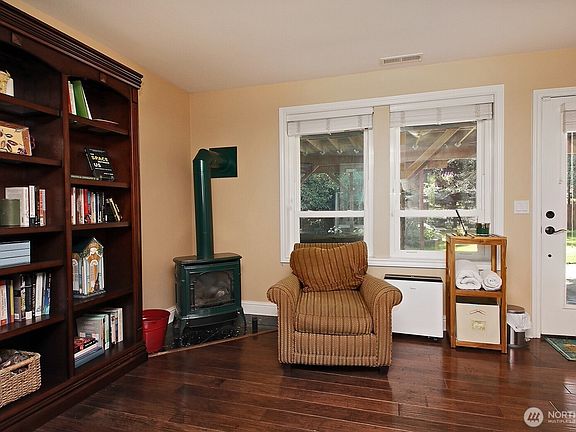 5th image of 2130 Fairway Lane