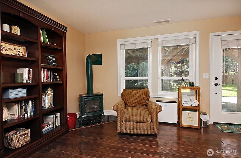 5th image of 2130 Fairway Lane