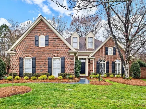10417 Pullengreen Dr, Charlotte, NC 28277