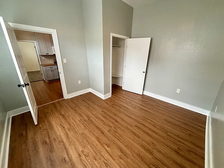 2923 Banks St — Photo 13