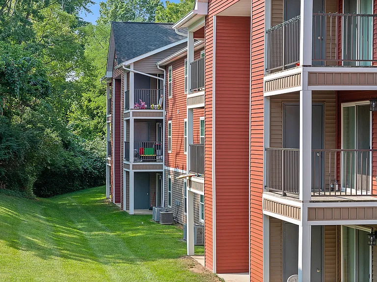 Galbraith Pointe Apartments and Townhomes — Photo 47