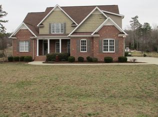 112 Wickfield Dr, Sanford, NC 27330