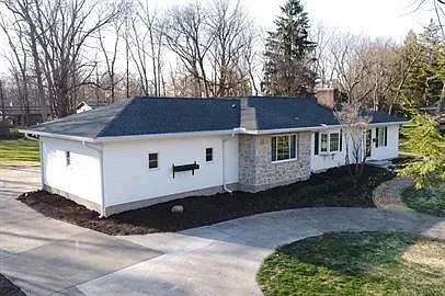 4823 Glenmina Dr