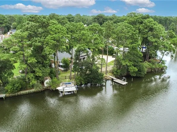 2301 Spindrift Rd, Virginia Beach, VA 23451