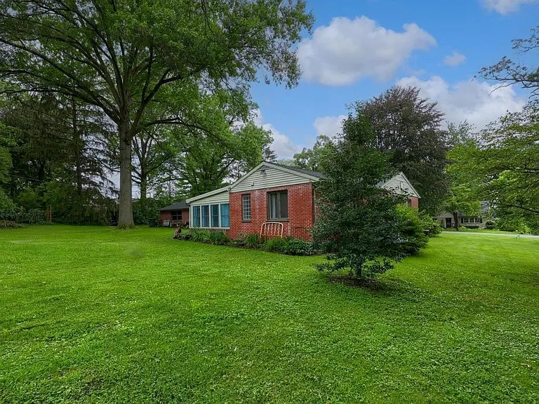 376 Arbor Rd — Photo 31