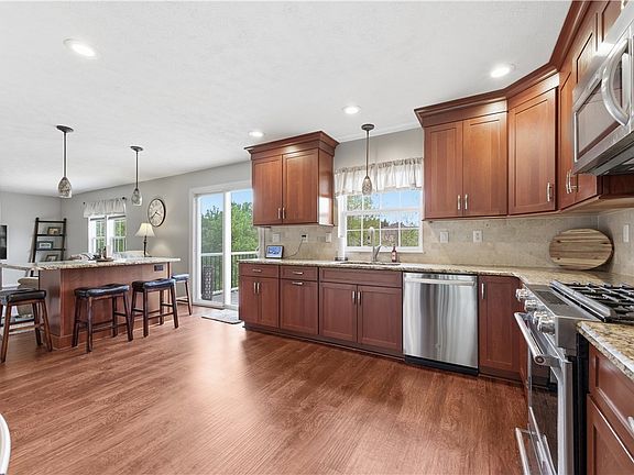 5th image of 2225 Watchfield Dr