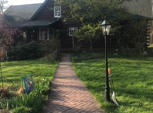 222 Center Rd, Hinckley, OH 44233