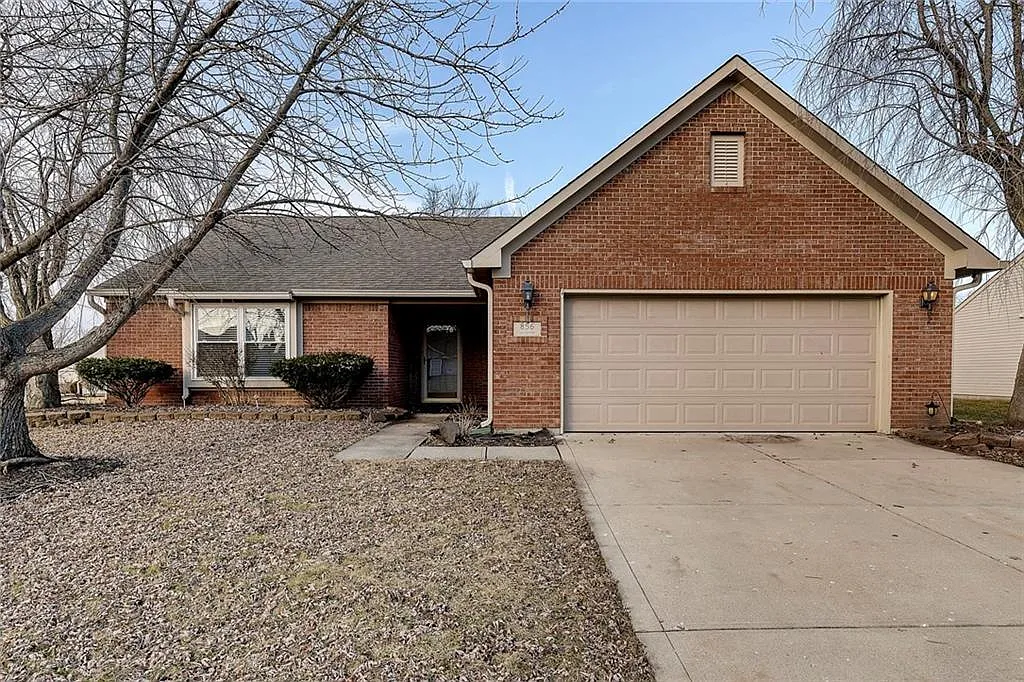 856 Millbrook Dr photo 1