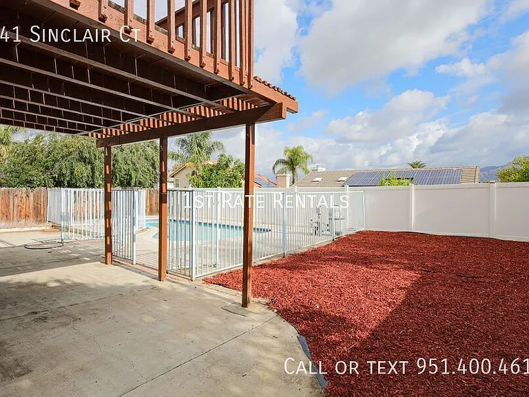 841 Sinclair Ct — Photo 16