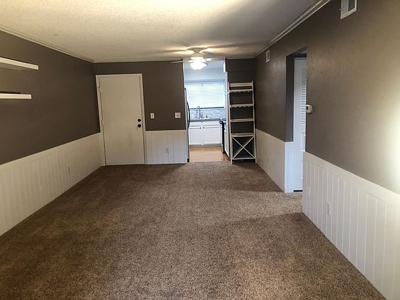 Spacious living/dining area