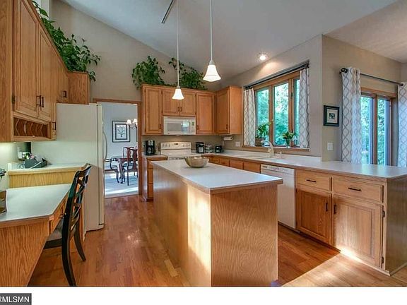 4th image of 3140 Jewel Ln N