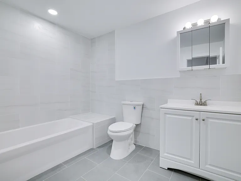 127 Evergreen Ln #5 — Photo 6