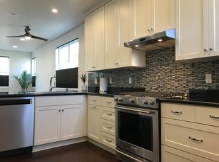 2514 R St, Sacramento, CA 95816