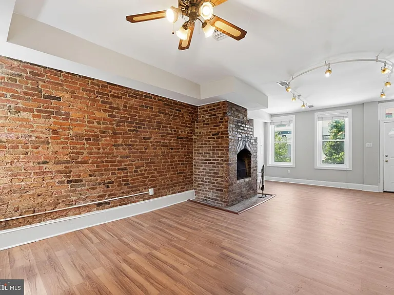 1423 Duncan St NE — Photo 3