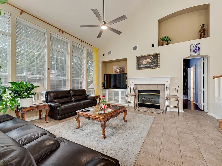4205 Tiffany Dr — Photo 6