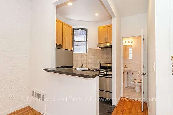 Rented by Copperwood Real Estate | media 10