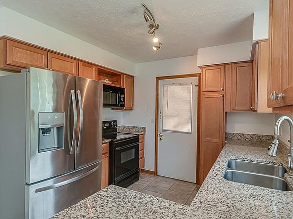 5th image of 285 Saint Thomas Dr