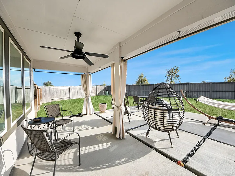 202 Serena Park Ln — Photo 15