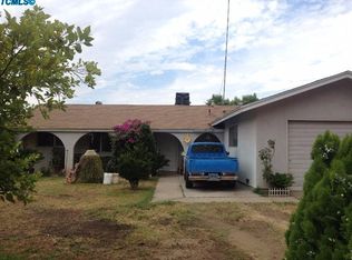 601 N Kemp Ave, Farmersville, CA
