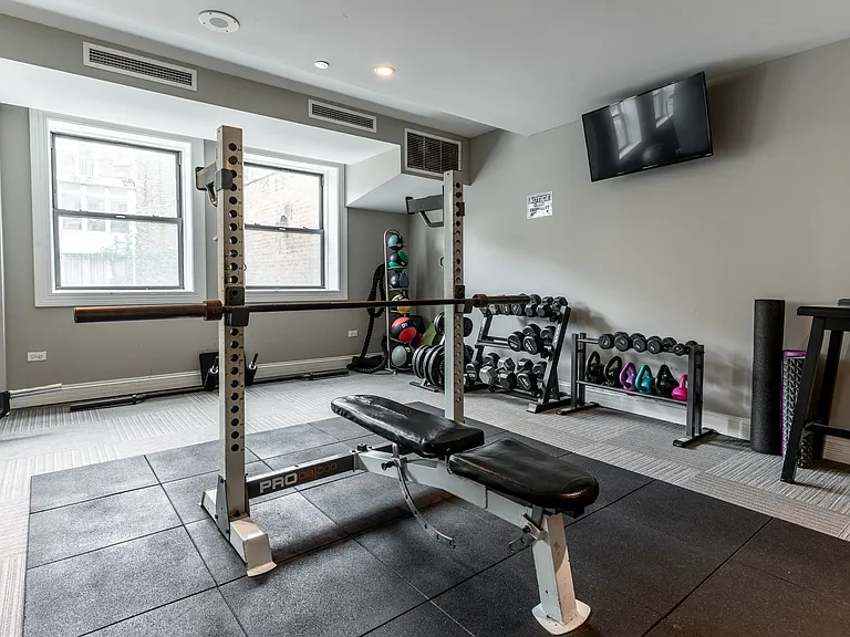 Somerset Place Apartments — Photo 53