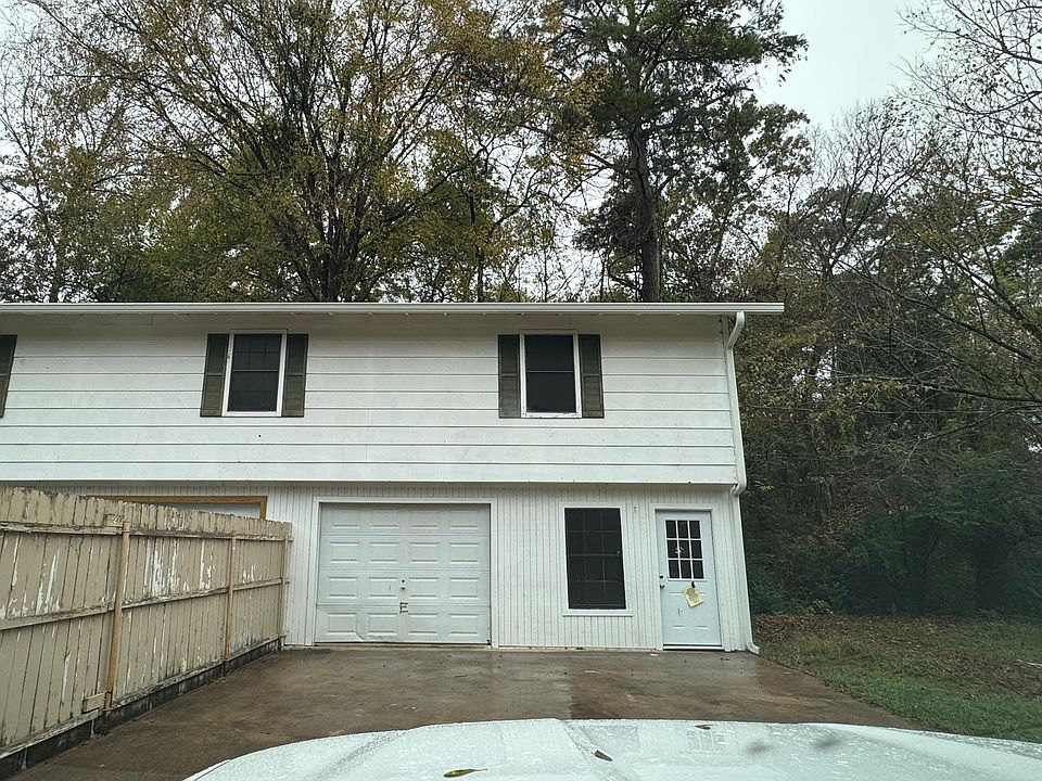 2nd image of 2503 1/2 Atkinson Dr