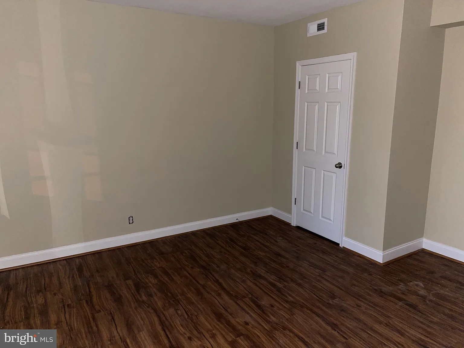 1 bed, 1.0 bath, 2660 sqft, $1,395 — Photo 4