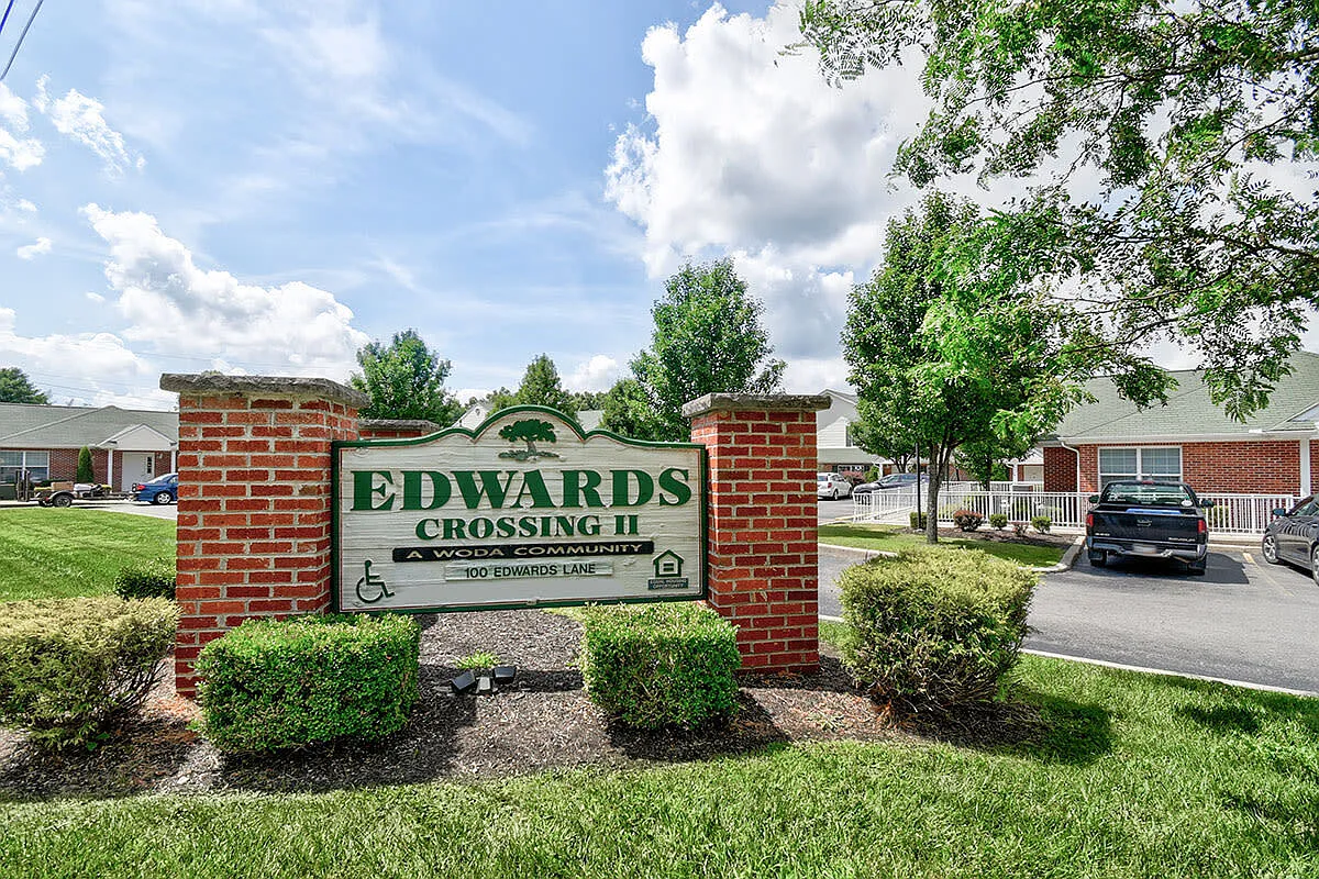 Edwards Crossing II — Photo 1