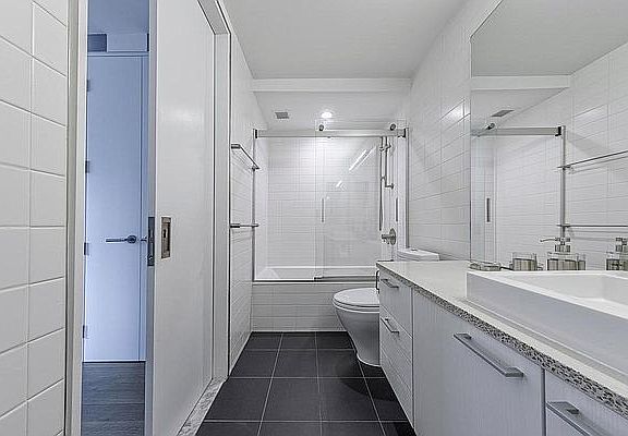 5th image of 200 E 11th St APT 201